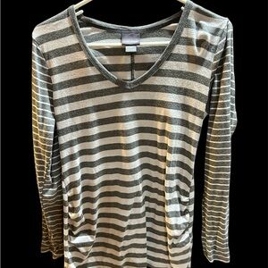 Oh Baby by Motherhood brand Maternity shirt